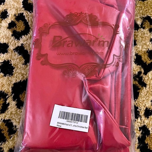 BRAWARM CHRISTMAS RED LEATHER LUMBAR 12 X 20 PILLOW CASES PACK OF 2 NWT - Picture 3 of 4